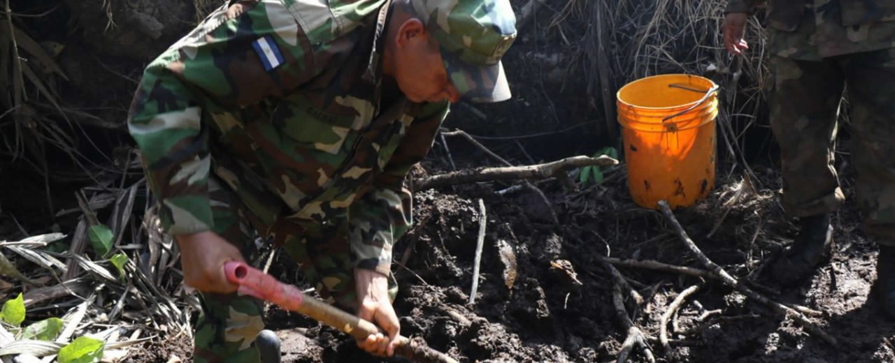 Ej Rcito De Nicaragua Trabaja En Conjunto Con Pobladores En La Reserva