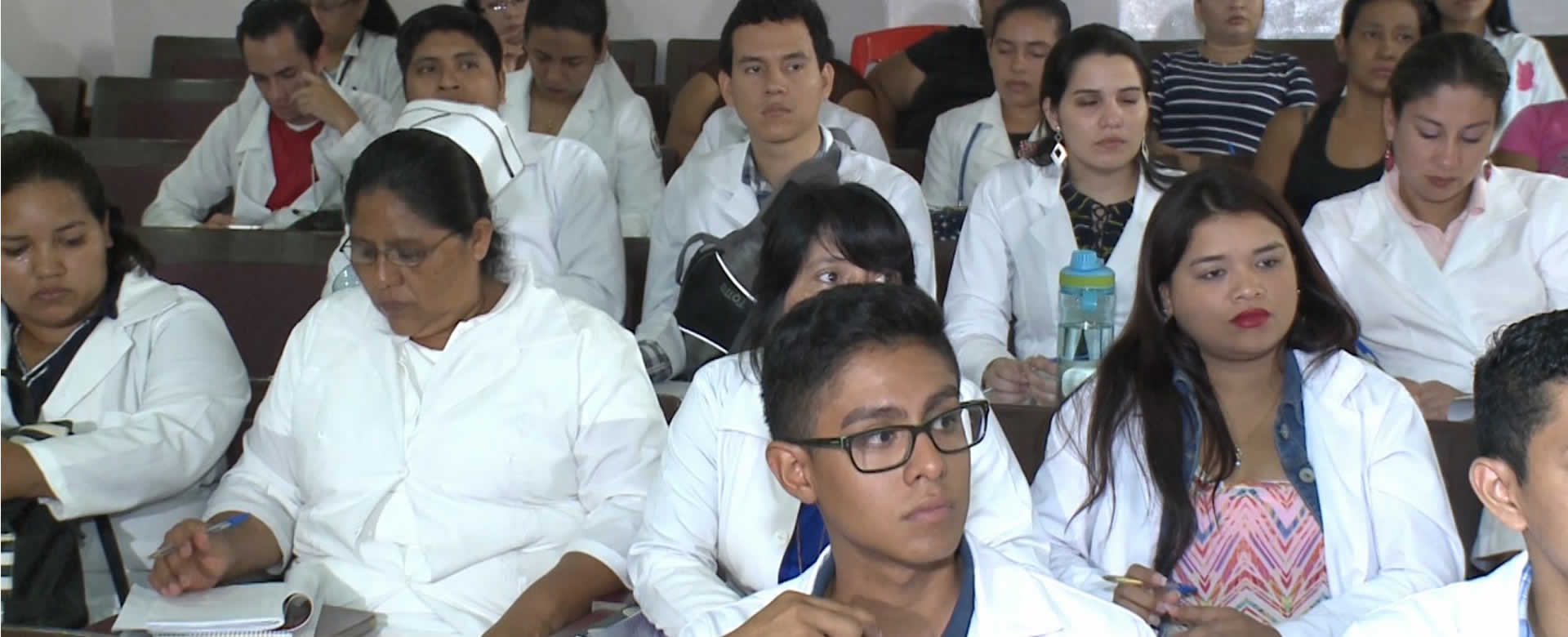 Hospital Alemán Nicaragüenses se capacita sobre cuidados a niños