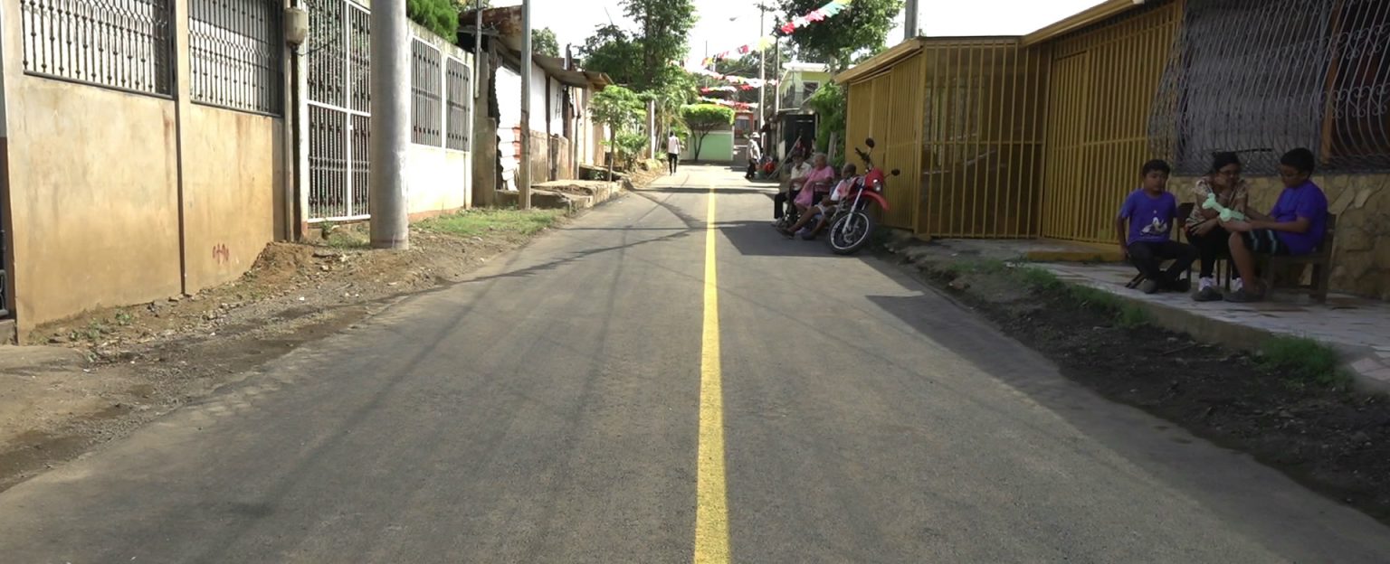 Inauguran Cuadras Asfaltadas En El Barrio Tierra Prometida