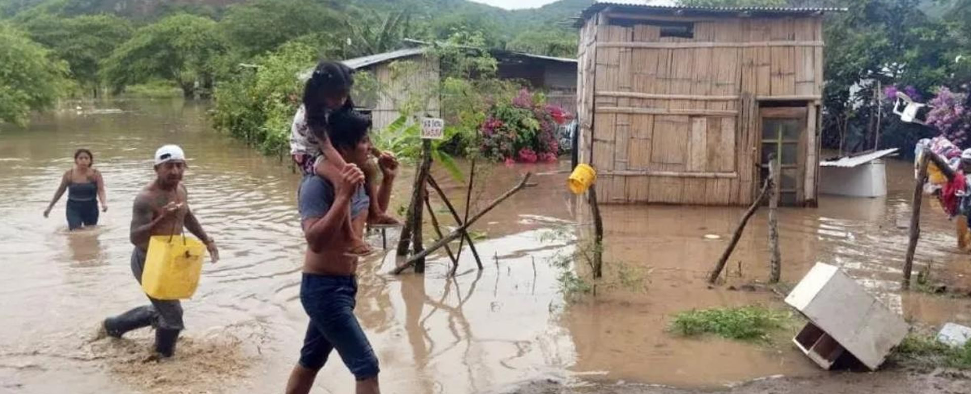 Fuertes Lluvias Que Azotan Ecuador Dejan A Los Damnificados