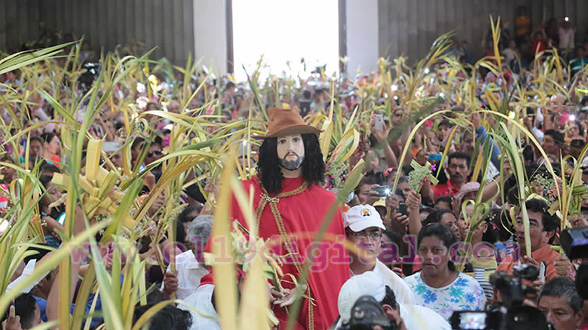 Iglesia católica inicia solemnidad de Semana Santa - Viva ...