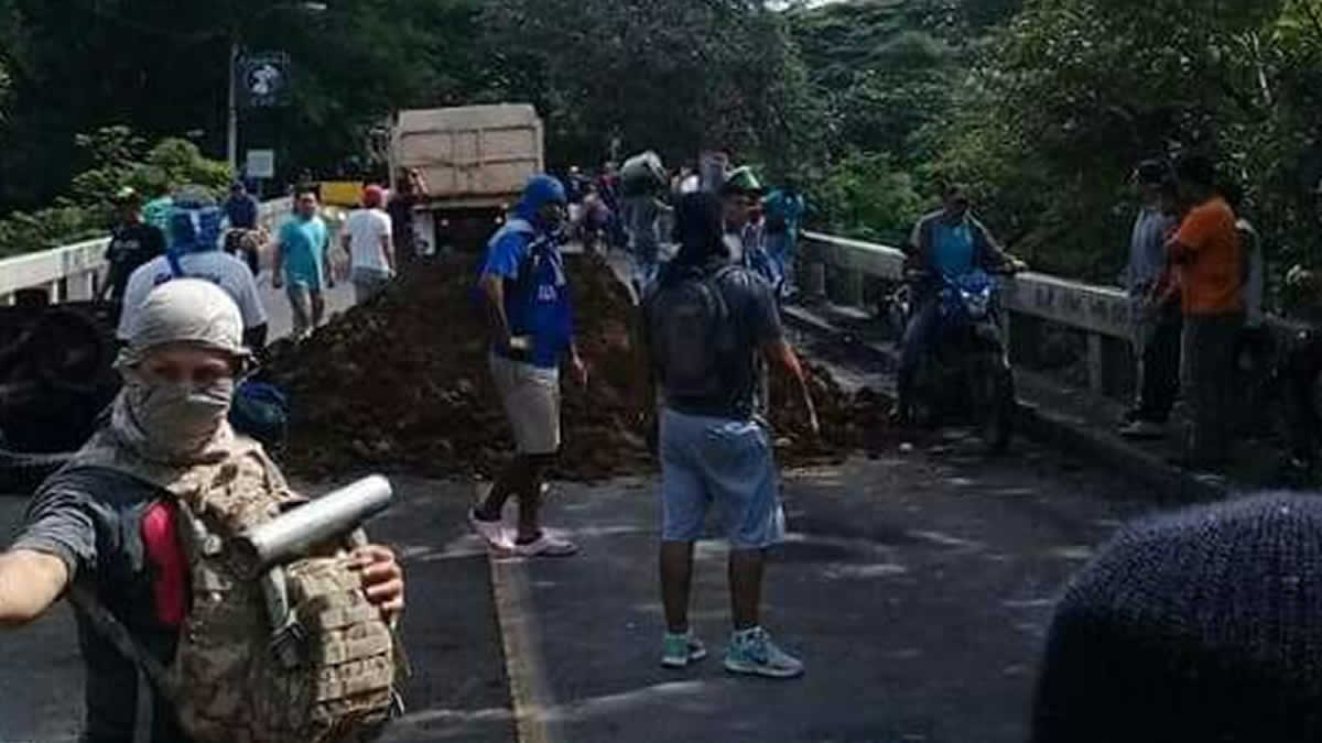 Delincuentes derechosos atacan cobardemente caravana sandinista en