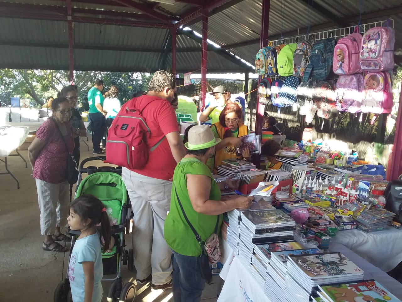 Parque Nacional De Feria Con Los Mejores Precios En útiles Escolares Viva Nicaragua Canal 13 3804