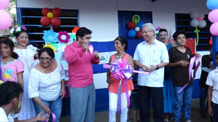 Familia del barrio Herlinda López recibe un nuevo hogar 