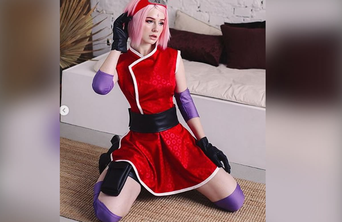 Modelo rusa recrea impresionante cosplay de Sakura